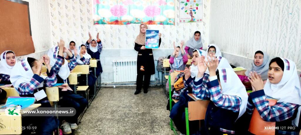 1372573-1 ویژهبرنامه کتابخوانی؛ بهترین دوست من کتاب در مدارس قیدار برگزار شد