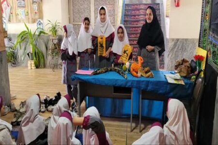 پیک امید شادی و دانایی را به کودکان اراکی هدیه داد