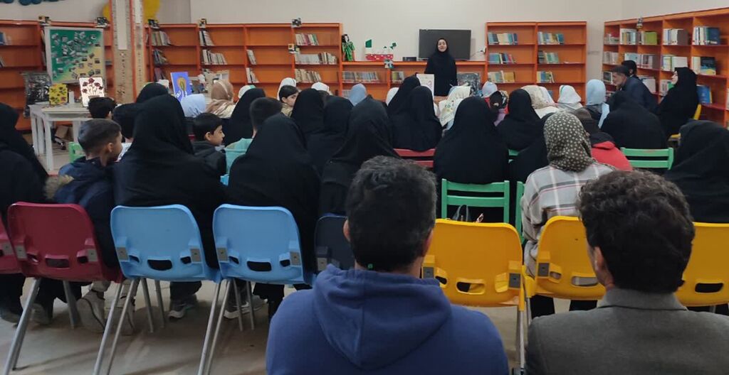 1372724-1 ویژهبرنامه «با هم بخوانیم برای ایران» در مرکز هرسین