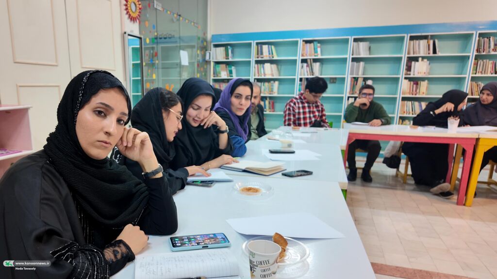 1372756-1 سفر به دنیای شعر کودکانه با حضور افسانه شعبان نژاد