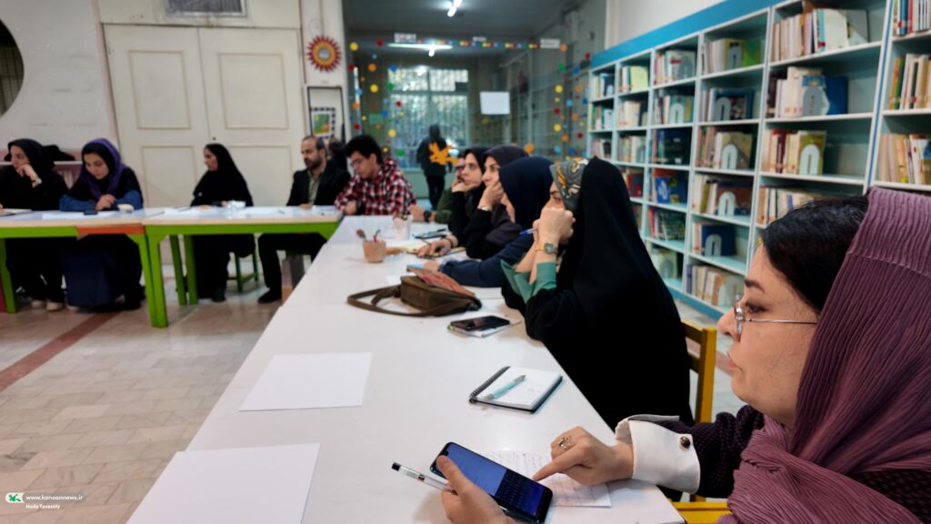 1372759-1 سفر به دنیای شعر کودکانه با حضور افسانه شعبان نژاد