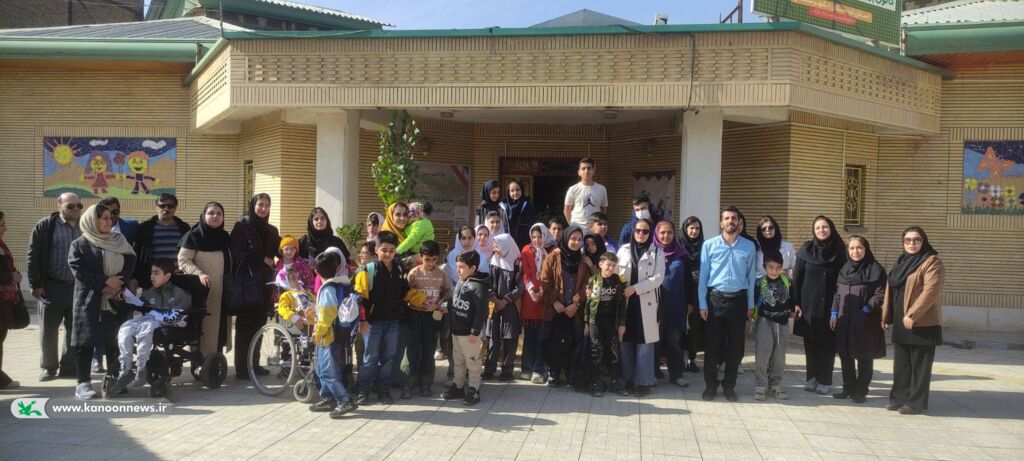 1372807-3 جشنواره کوچک «دوستی با کتاب» ویژه کودکان دارای نیازهای ویژه در سنندج