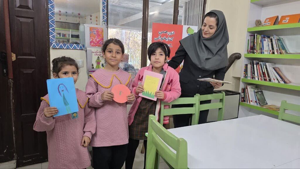 1372859-1 برگزاری کارگاه کتابسازی در مرکز فرهنگی طرقبه