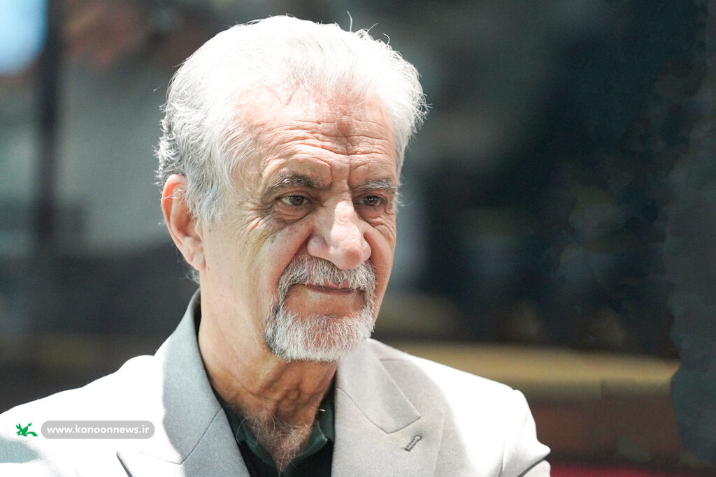 تأکید بر توجه به ادبیات نوزادان به‌عنوان گفتمانی جدید