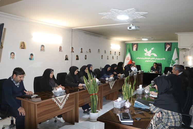 1373043-1 نشست هماهنگی برگزاری مرحله استانی بیست و هفتمین جشنواره بینالمللی قصهگویی