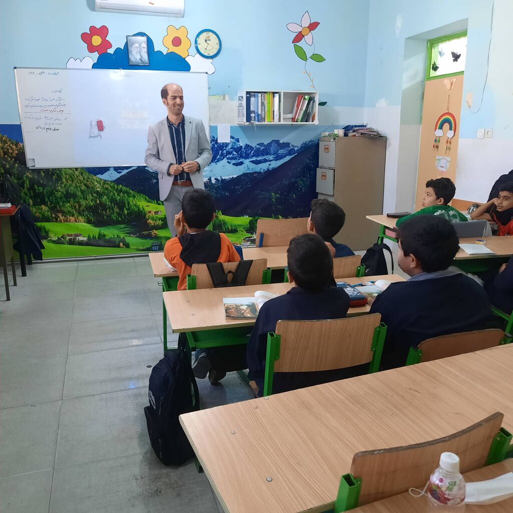 1373209-1 گامی نو در فرهنگ مطالعه؛ نشست آشنایی با نویسنده در کانون