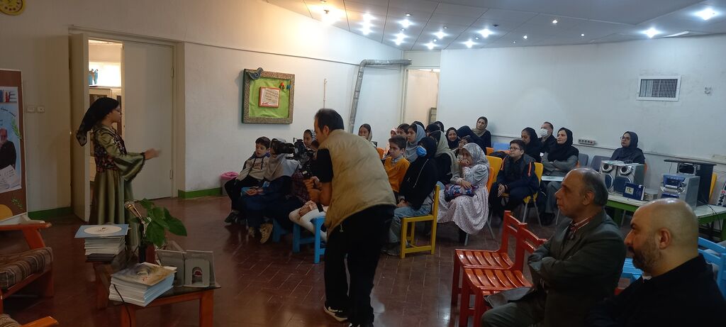 1373255-1 «محمد میرکیانی در مرکز ۱۵؛ تجربههای نویسندگی و اهمیت کتابخوانی»