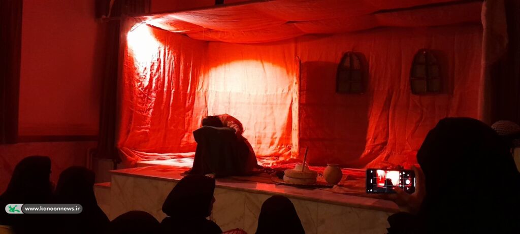 1373332-1 برنامههای سوگواری و روایتگری حضرت زهرا(س) در مرکز فرهنگیهنری سریشآباد