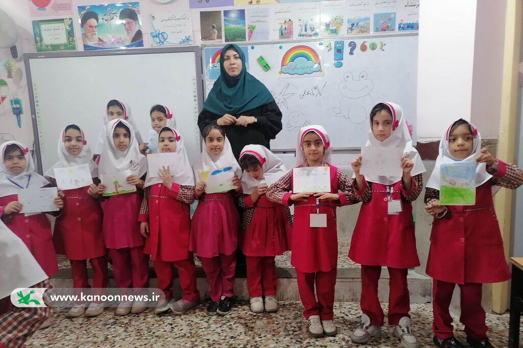 1373426-1 برگزاری ویژهبرنامههای هفته کتاب و کتابخوانی در مراکز فرهنگیهنری کانون استان بوشهر۲