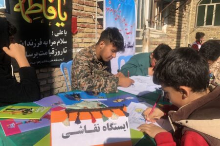 ایستگاه نقاشی با رویکرد ترویج کتابخوانی در صحنه برپا شد