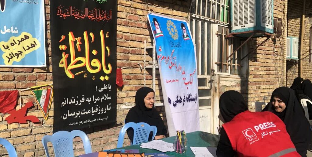 1373499-1 ایستگاه نقاشی با رویکرد ترویج کتابخوانی در صحنه برپا شد