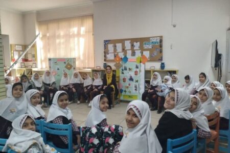 «می‌نویسم باران»؛ دیدار نوخوانان با معصومه معصوم‌زاده شاعر کودک در مرکز ۳۲