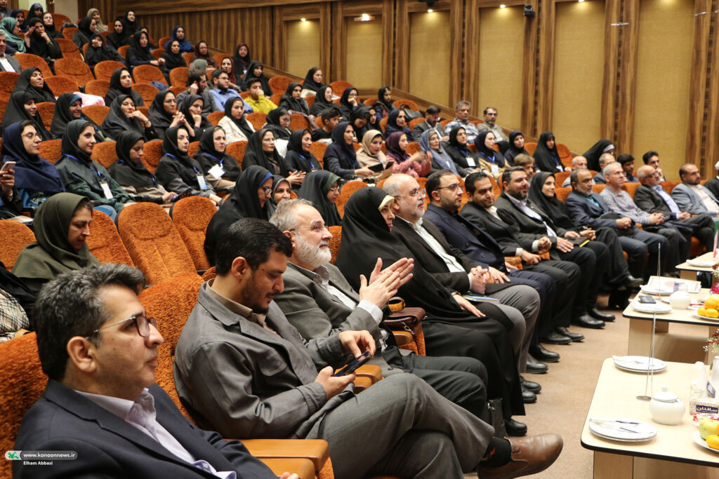 1373512-1 درخشش دو مربی خراسان رضوی در دومین جشنواره ملی «در مسیر آفرینش»