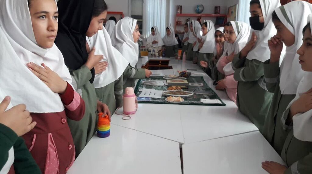 1373531-1 ویژهبرنامه شهادت حضرت زهرا(س) در مرکز شماره ۱ اسلامآباد غرب