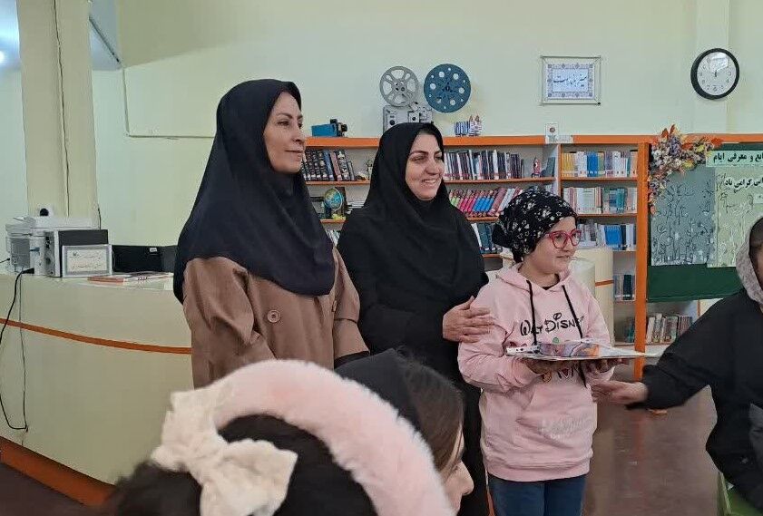 1373540-1 برترین اعضای کتابخوان مراکز کانون پرورش فکری کودکان و نوجوانان استان البرز معرفی شدند