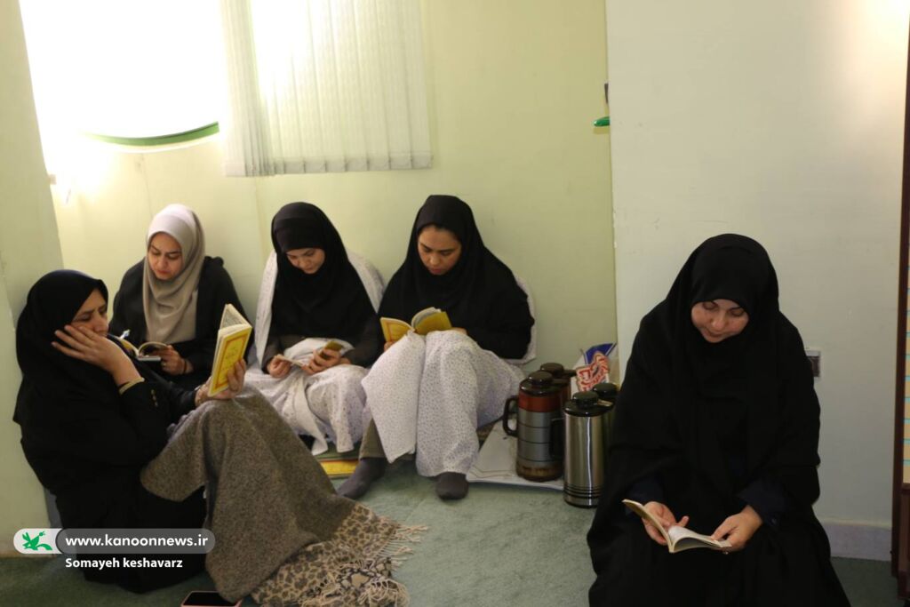 1373701-1 آیین سوگواری حضرت زهرا(س) در کانون فارس