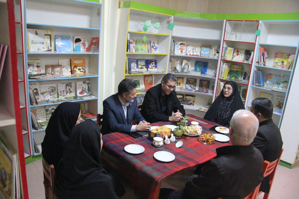 1373738-1 بازدید مشترک مدیرکل کانون و نماینده مردم مهاباد در مجلس شورای اسلامی از مراکز فرهنگیهنری کانون