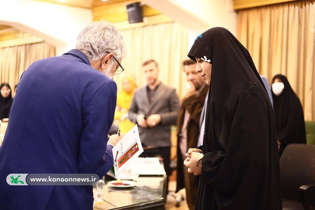 1373837-1 حضور اعضای کانون کرمانشاه در اردوی سهروزه قاف