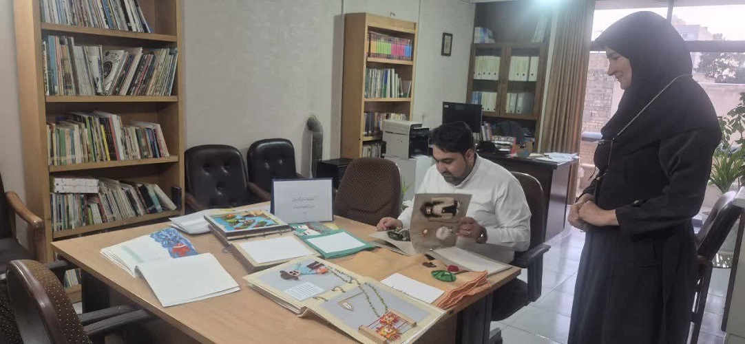 1373891-1 آمادهسازی کتاب حسی-لمسی فراخوان رویش