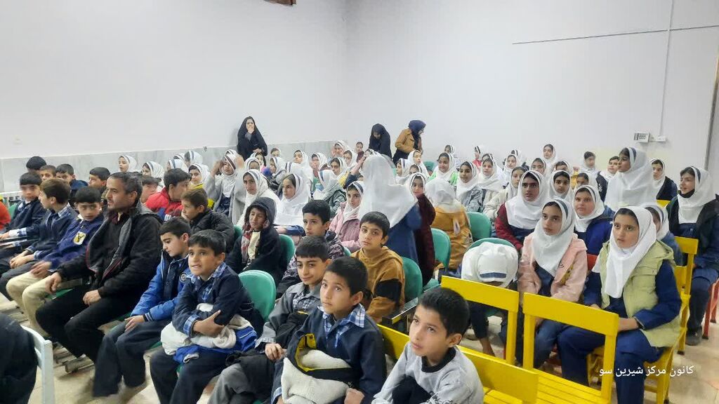 1373899-1 اجرای برنامههای فرهنگی و دینی در مراکز کانون همدان