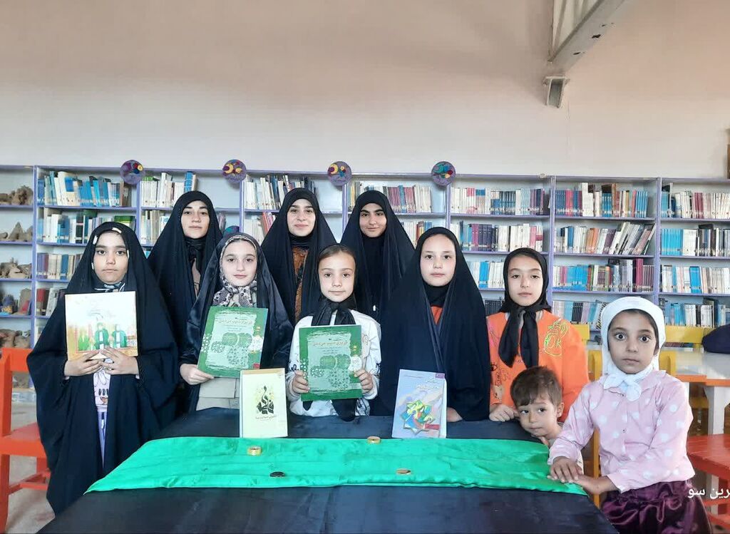 1373900-3 اجرای برنامههای فرهنگی و دینی در مراکز کانون همدان