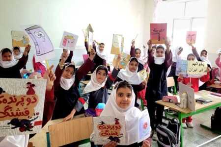 جشن کتاب در زرین‌آباد زنجان؛ رونق فرهنگ مطالعه در مدارس همزمان با هفته کتاب