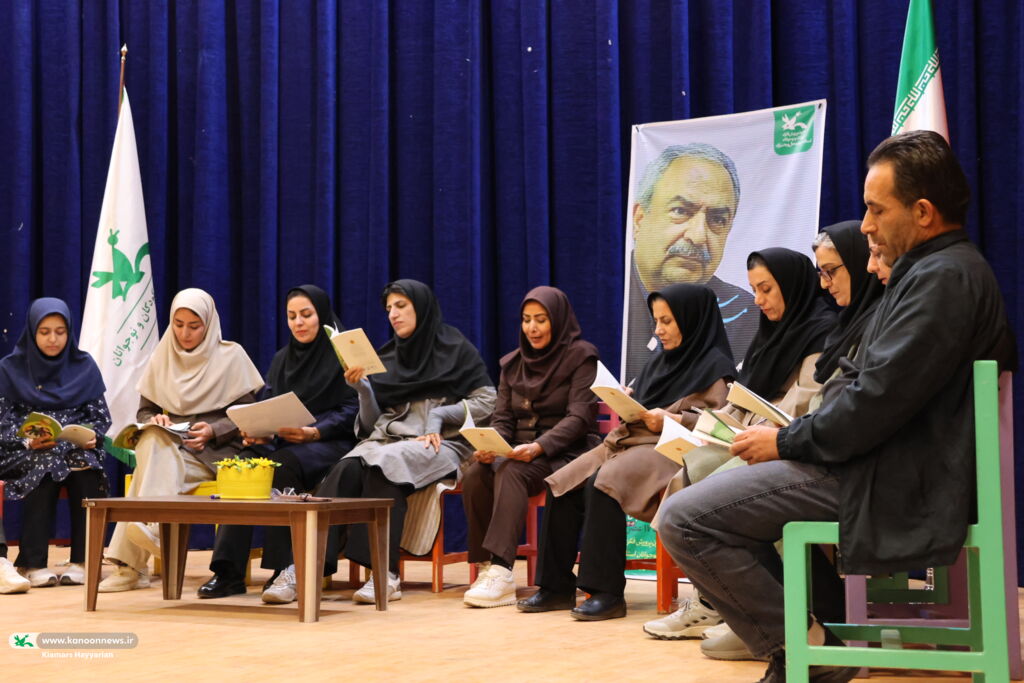 1374018-1 آموزش عملی نمایشنامهخوانی و رادیو تئاتر در چهارمحال و بختیاری با حضور مسلم قاسمی برگزار شد