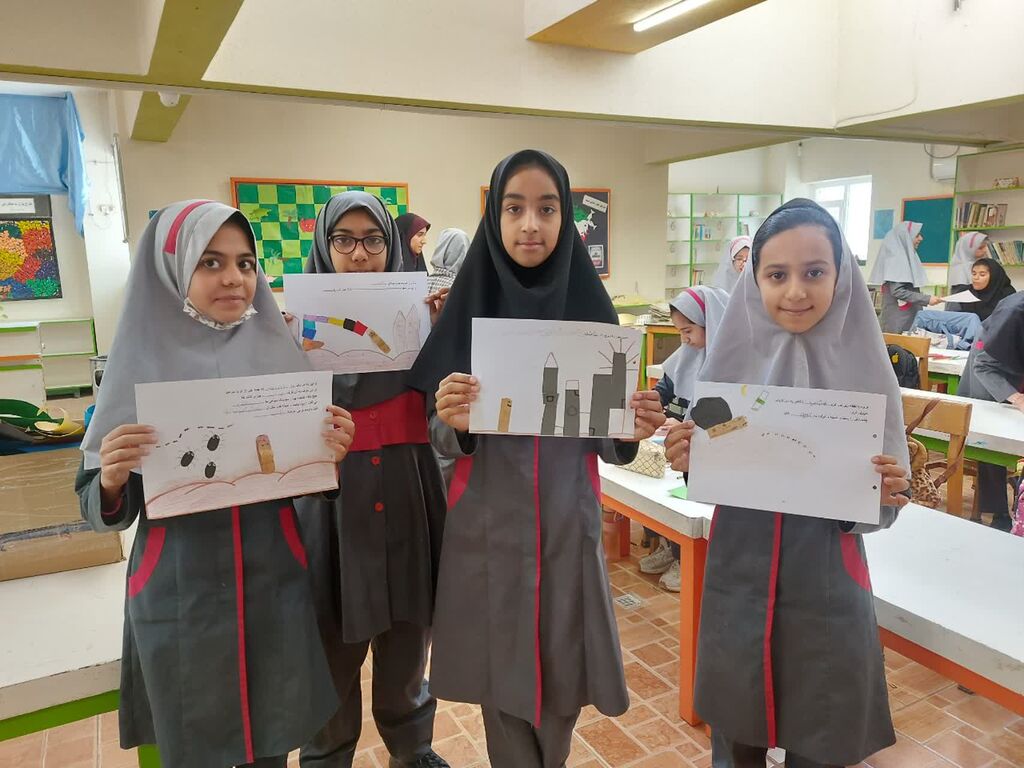 1374084-1 کاشت نهال در مرکز فرهنگی سرخس