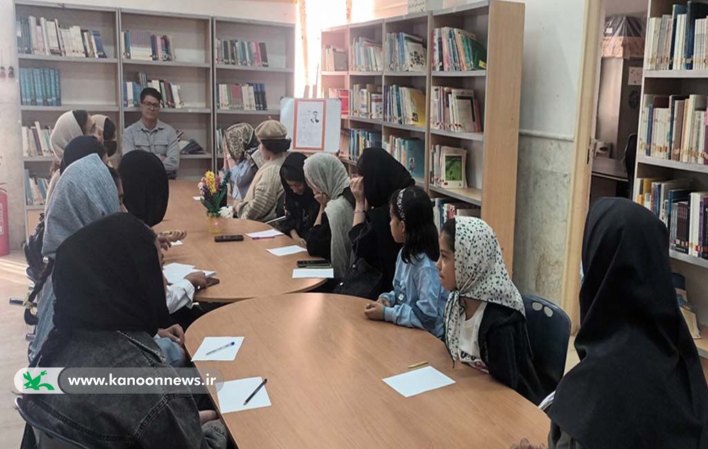 نشست ادبی در مرکز بافت برگزار شد