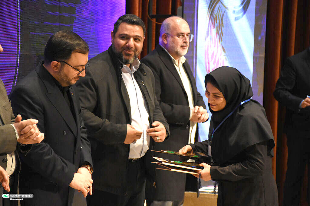 1374248-1 درخشش همکاران کانون چهارمحال و بختیاری در جشنواره ملی آفرینش