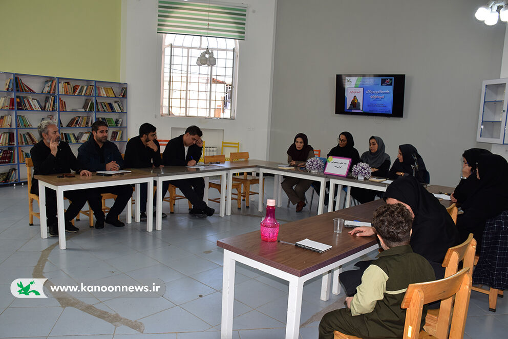 نقد کتاب «امید فرار کرد» در کانون لرستان نقد کتاب «امید فرار کرد» در کانون لرستان