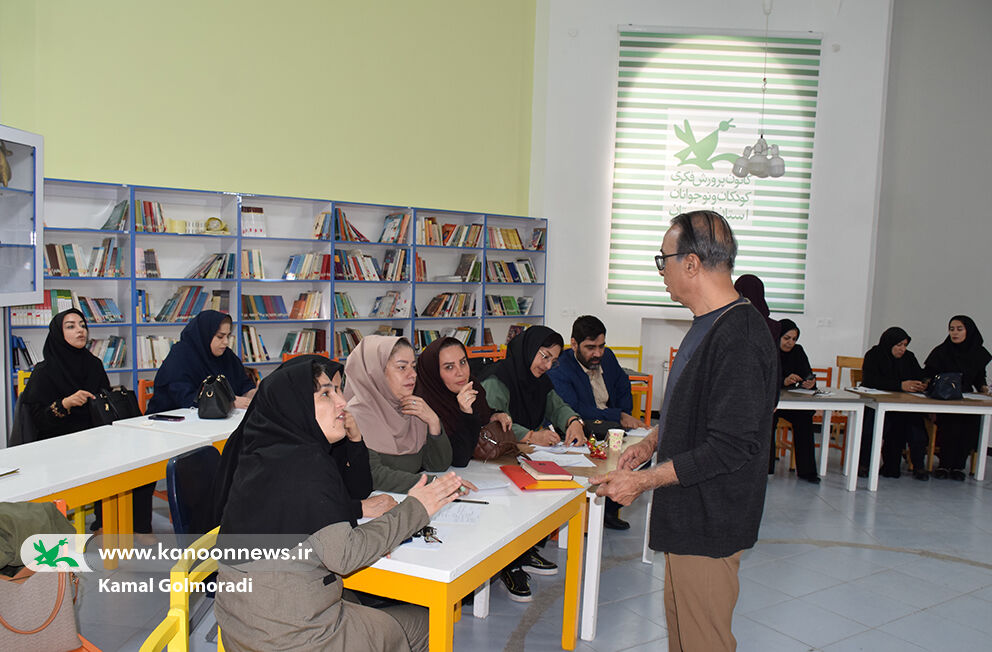 1374351-1 کارگاه «خلق بداهه قصه برای قصهگویی» در کانون لرستان برگزارشد