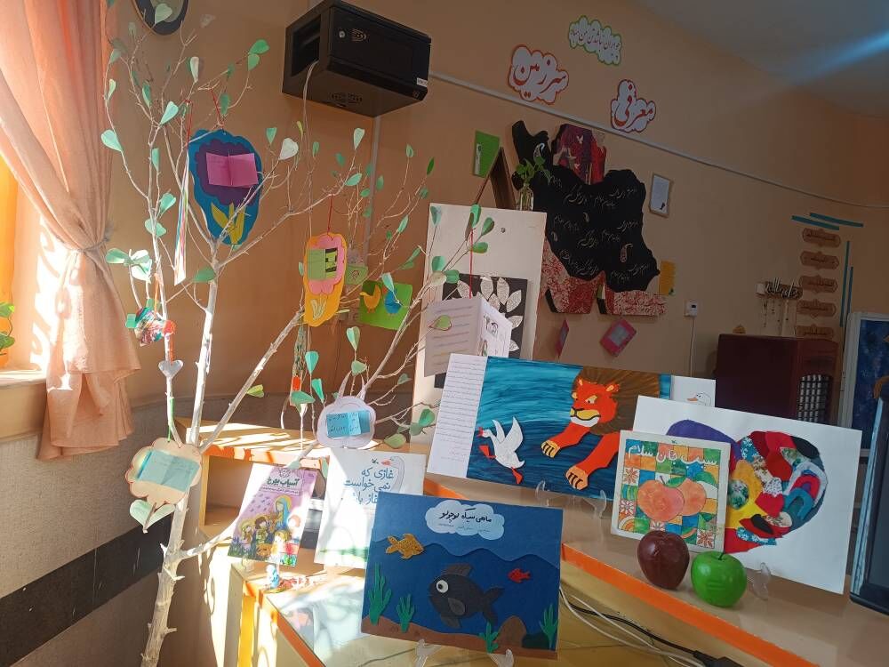 1374428-1 اختتامیه مسابقه «ماکتسازی از کتابی که خواندی» در کانون مرکز صدرا برگزار شد