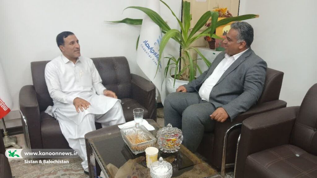 1374434-1 بررسی ظرفیتهای جنوب استان برای میزبانی جشنواره قصهگویی/ مدیرکل کانون از مراکز چابهار و کنارک بازدید کرد