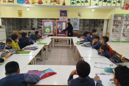 دانش‌آموزان دبستان سما میهمان طرح نوخوان‌ها در کانون مرکز فیروزآباد شدند