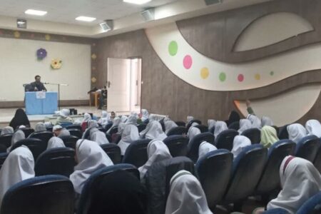 مرکز شماره ۱ اسلام‌آباد غرب میزبان روان‌شناس برجسته کانون کرمانشاه شد