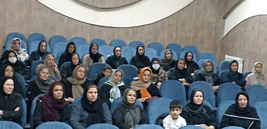 1374471-1 مرکز شماره ۱ اسلامآباد غرب میزبان روانشناس برجسته کانون کرمانشاه شد