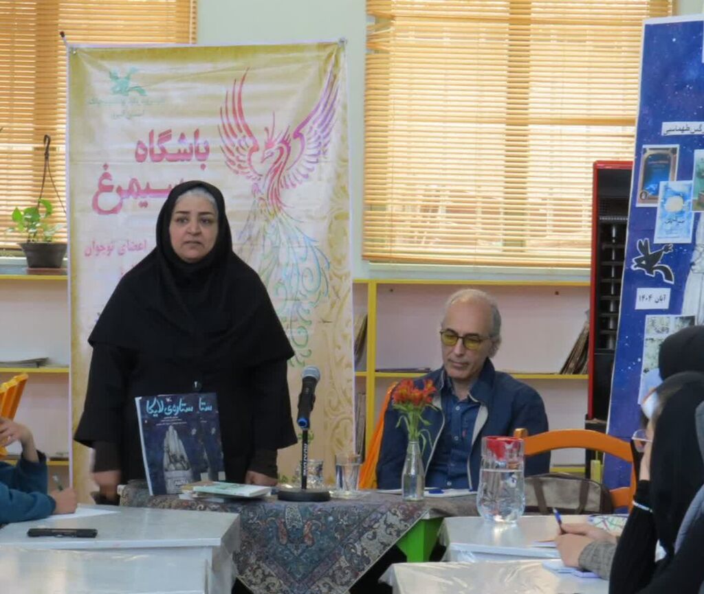 1374480-1 حضور نویسنده در ویژهبرنامههای «هفته کتاب و کتابخوانی» مرکز هشتگرد