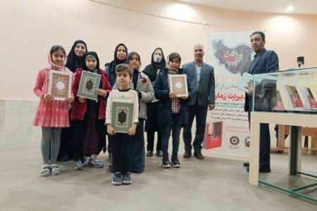 تقدیر از اعضای کتابخوان مرکز فرهنگی قوچان با حضور مسئولین