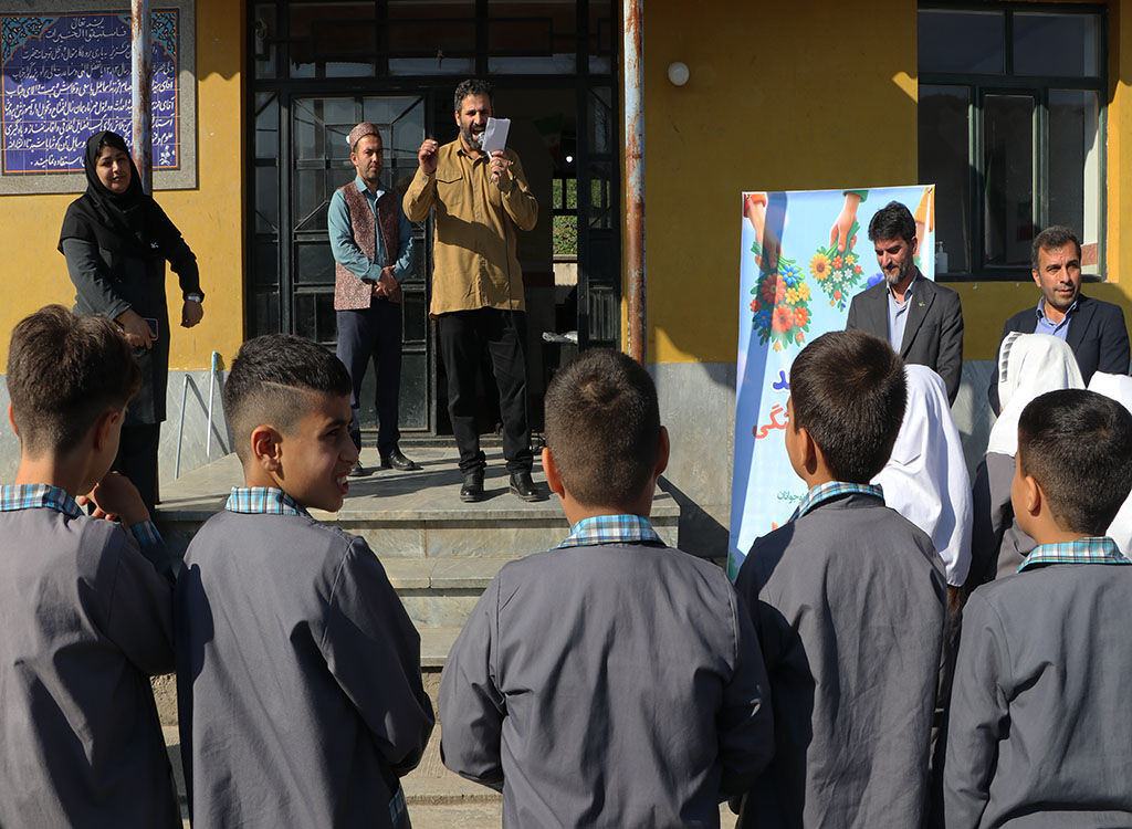 1374527-1 وفای به عهد کانونیها؛ رؤیای دانشآموزان «چملر» در هفته بسیج محققشد