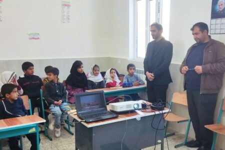 کتابخانه سیار کانون پرورش فکری، شادی و دانایی به روستاهای محروم کهگیلویه و بویراحمد برد