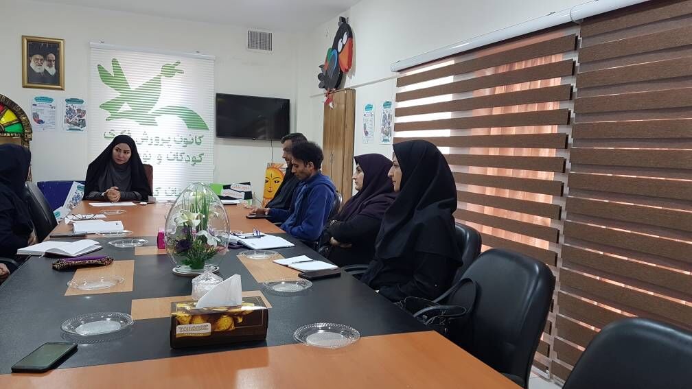 1374603-1 نشست هماهنگی برگزاری جشنواره قصهگویی کانون کرمانشاه