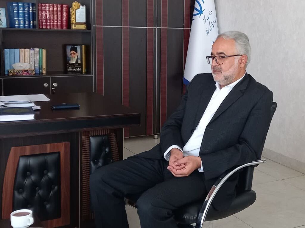 1374630-1 دیدار سرپرست کانون کرمانشاه با فرماندار