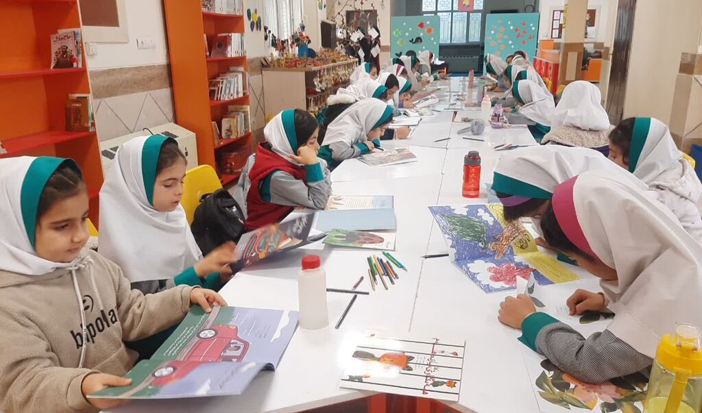 1374895-1 آرزوهای نوخوانها بر شاخههای درخت امید مرکز شماره ۱۴ کانون کرمانشاه