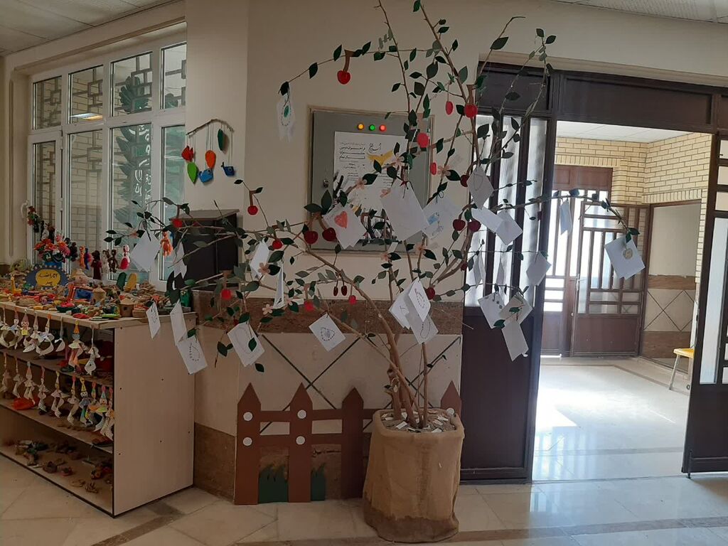 1374898-1 آرزوهای نوخوانها بر شاخههای درخت امید مرکز شماره ۱۴ کانون کرمانشاه