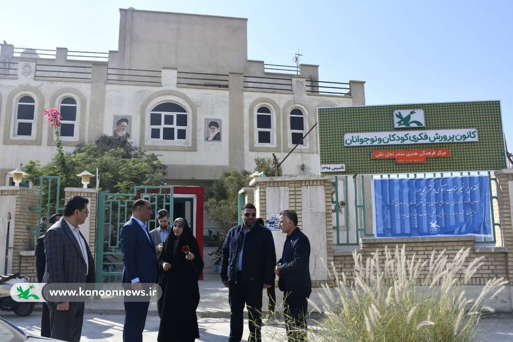 گشایش نمایشگاه آثار دومین مسابقه منطقه‌ای عکاسی خلیج فارس در مرکز فرهنگی نخل تقی