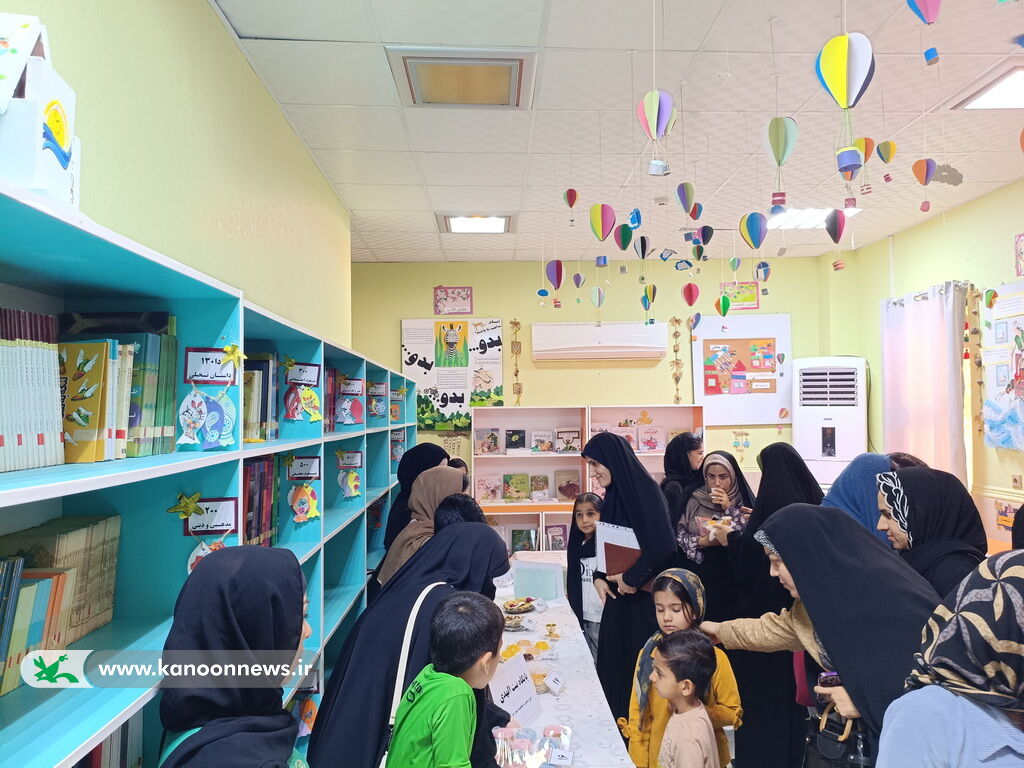 1375310 کارگاه شیرینیهای محلی کودک و مادر در مرکز سیراف