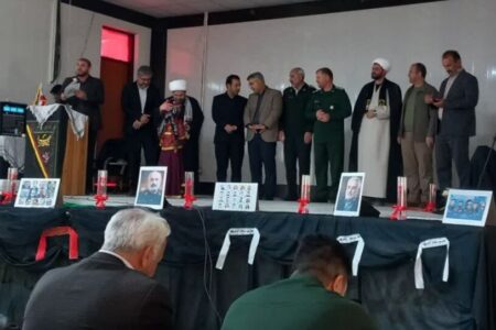 امام جمعه کرندغرب از عضو کودک هنرمند کانون تجلیل کرد