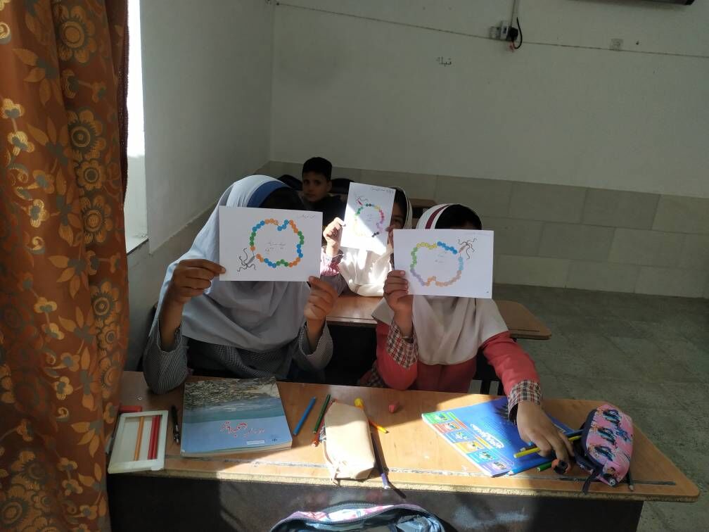 1375340 کودکان با رنگ و هنر معنویت را لمس کردند