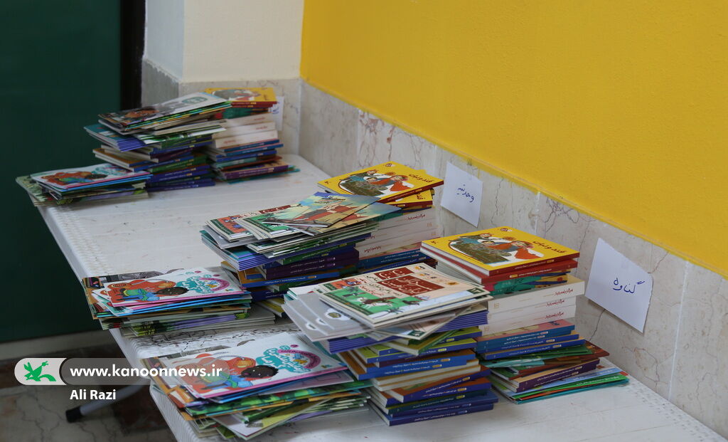 1375396 ۴ هزار جلد کتاب و سرگرمی در راه مراکز فرهنگیهنری کانون استان بوشهر